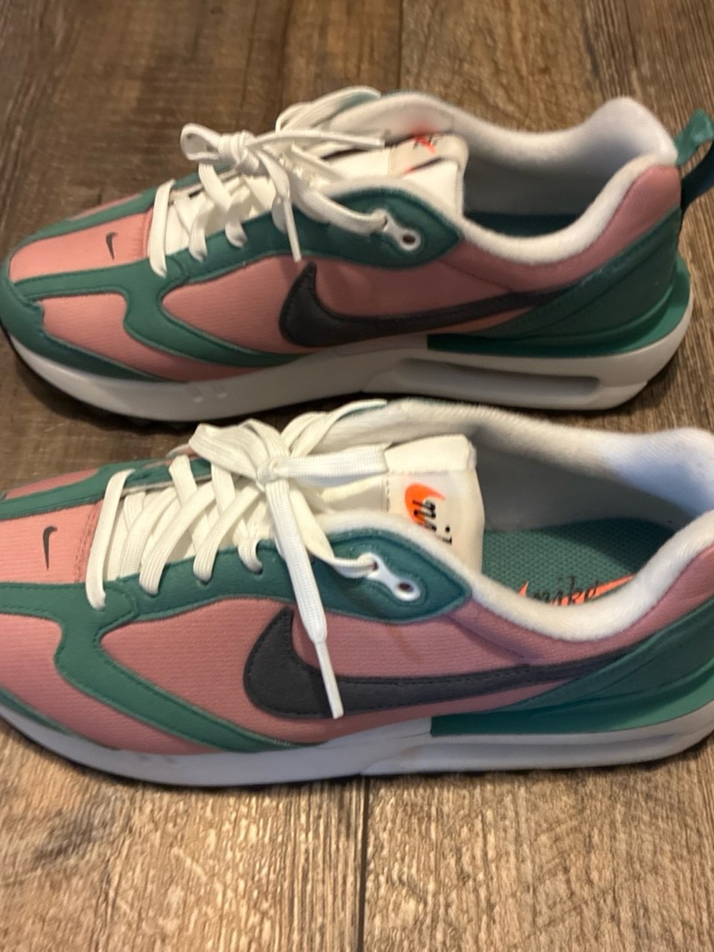 Nike women’s air max Dawn rust pink jade